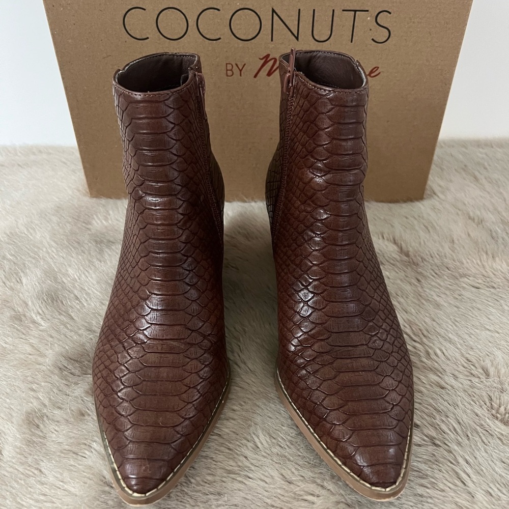 Coconut by Matisse Spirit Brown Snake Skin Faux Leather Booties Size 6